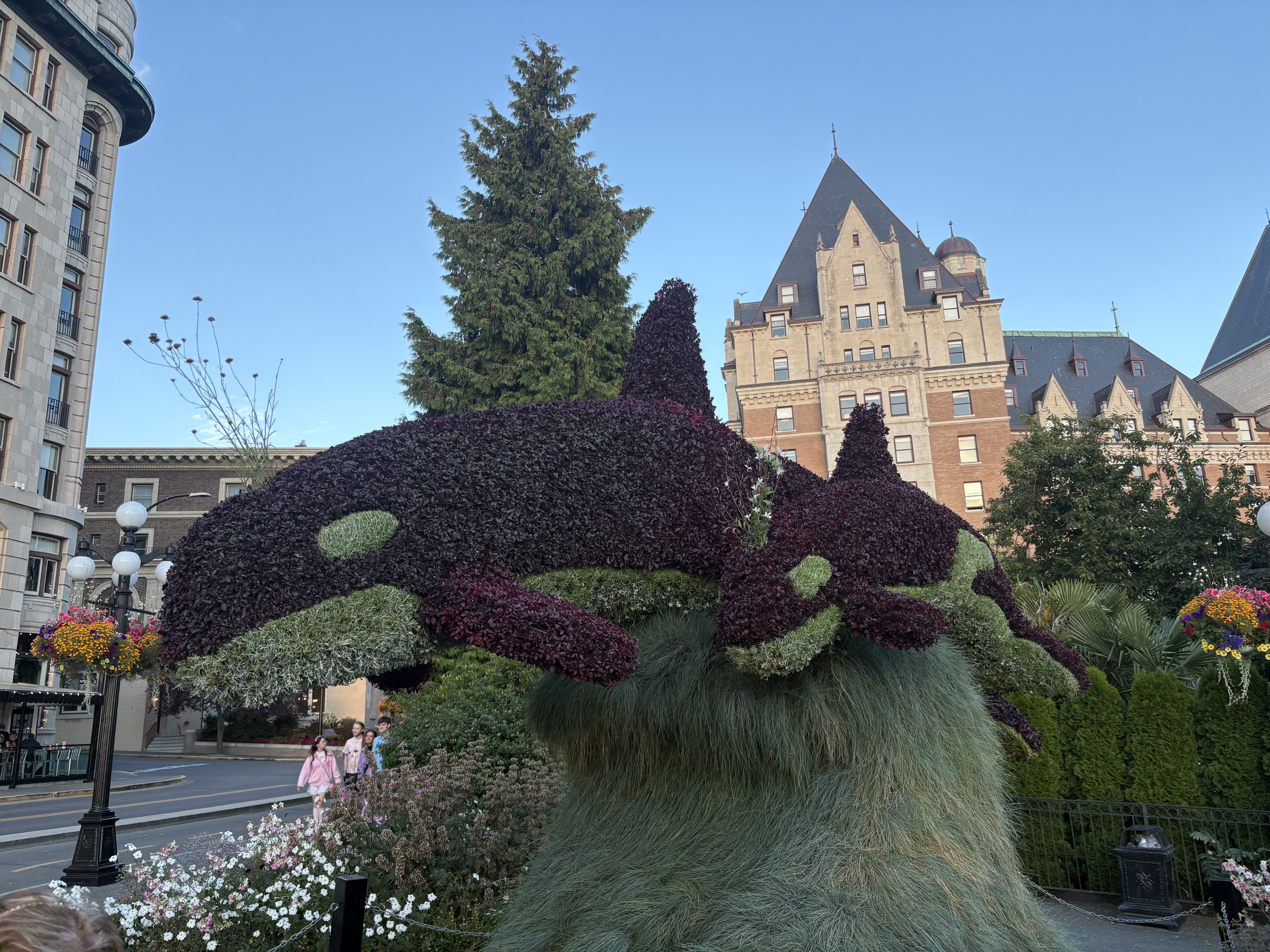 orca topiary empress